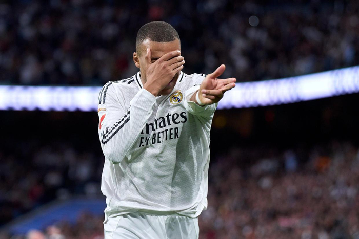 姆巴佩力荐皇马签法国防守新星！切尔西换帅后，恩佐梦想加盟皇马|基利安·姆巴佩|转会|B费|西班牙|雅克_新浪体育_新浪新闻